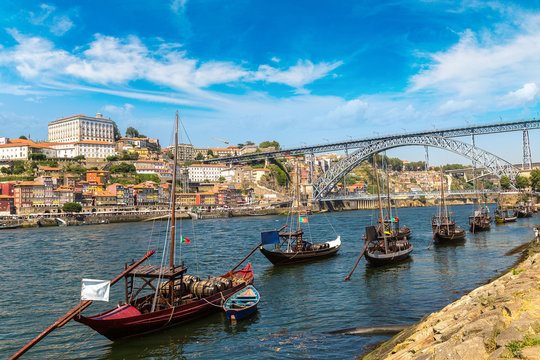 Boats with wine barrelsr in Porto