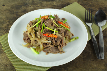 stir fried beef with onion and spring onion