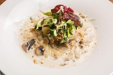 Spaghetti alla Carbonara on table