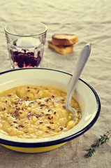 Thick pea soup