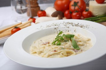 Spaghetti alla Carbonara on table