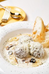 Meatball cream pasta