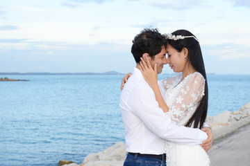 Couples showing love and happy in the midst of nature.