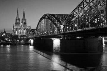 Fototapeta na wymiar Köln, Dom, Hohenzollernbrücke