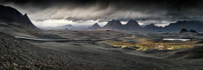 Fototapete Landschaft Myvatn, Island - Lange kurvenreiche Straße durch Vulkanlandschaft