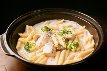 chicken cream pasta on plate