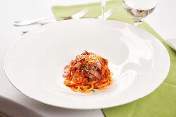 bacon tomato sauce spaghetti