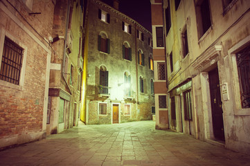 Fototapeta na wymiar Night view of street in Venice