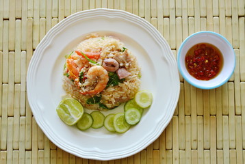 fried rice shrimp and pork with chili fish sauce