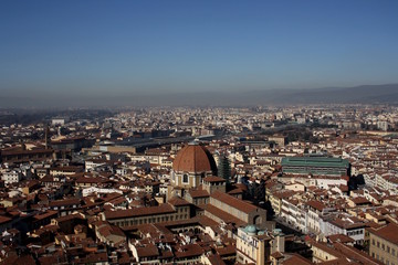 Fototapeta premium Florenz, Panoramablick vom Duomo mit Markthalle und Basilica di San Lorenzo