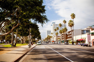 Ocean Ave in Santa Monica - obrazy, fototapety, plakaty