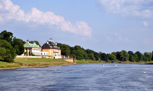 Schloss Pillnitz - Wasserpalais an der Elbe