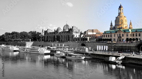 "Blick über die Elbe zur Brühlschen Terrasse" Stockfotos ...