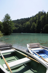 Obraz premium boote auf dem grundsee bei pottenstein