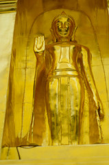 Goldene Statue in Chiang Mai, Thailand