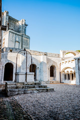 Dans l'Abbaye de Montmajour près d'Arles