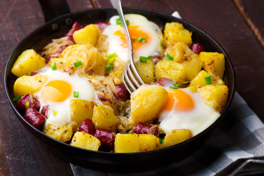 Cheesy Bacon And Egg Hash