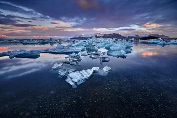 Papier Peint photo Lavable Glaciers Islande, lagune de Jokulsarlon, belle photo de paysage froid de la baie de lagune glaciaire islandaise,
