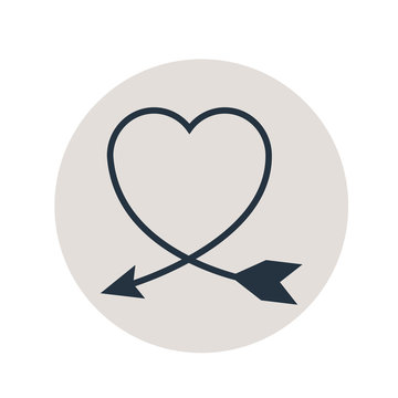 Icono plano flecha formando corazon en circulo gris