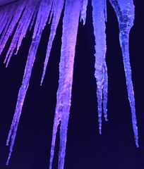 Eiszapfen in der Nacht