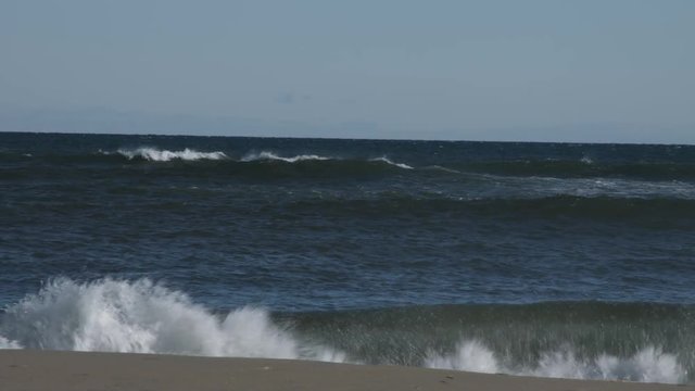 North shore waves on ocean shoreline