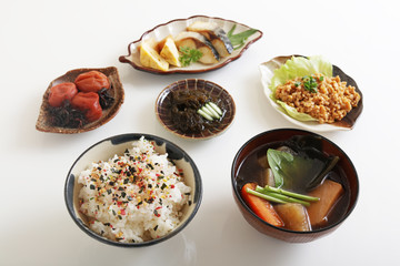 おいしそうな和風朝食
