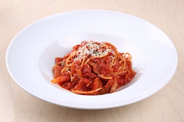 pomodoro pasta on plate