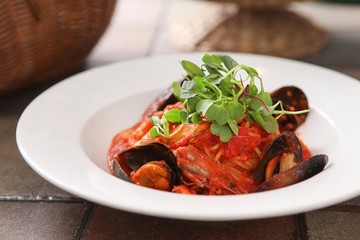 seafood tomato sauce spaghetti