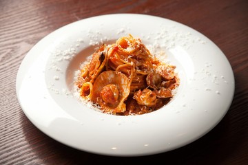 seafood tomato sauce spaghetti