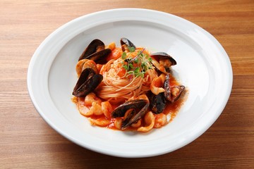 seafood tomato sauce spaghetti