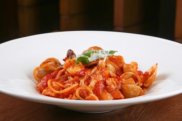 seafood tomato sauce spaghetti