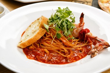 shrimp tomato sauce pasta