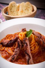 steak tomato sauce spaghetti