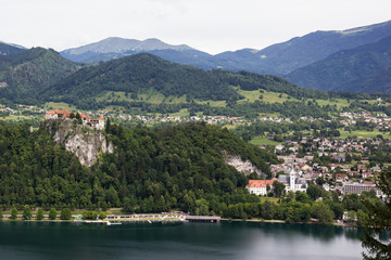 Fototapeta na wymiar Beautiful lake with castle on hill, Lake Bled, Slovenia.