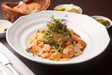seafood oil pasta