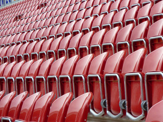 Leere Sitze im Stadion