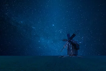  Nachtlandschap met oude windmolen en sterren © firewings