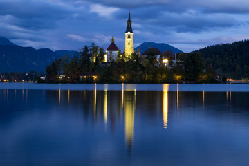 Fototapeta na wymiar Church of Bled by night in Slovenia, Europe