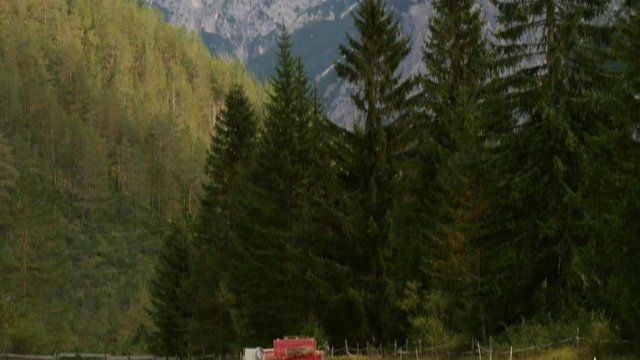 tilt rienz valley from cows to three peaks 4k 11718
