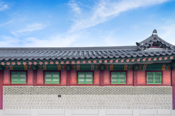 Obraz premium Korean traditional architecture- Korean house, green wooden Wind