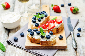 Strawberry and blueberry ricotta sandwiches