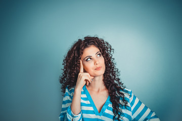 Woman thinking © hbrh