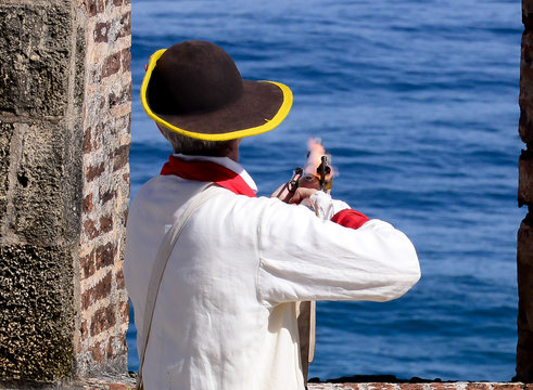 Castillo san felipe del morro  Puerto Rico   disparo mosquete  2