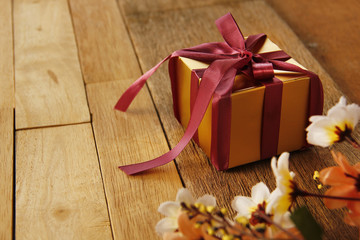 Elegance Golden Gift Box