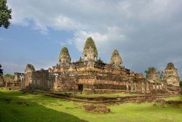 Fototapeta na wymiar Pre Rup - a Hindu temple at Angkor, Cambodia. 