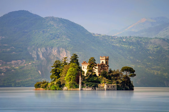 Island on Iseo