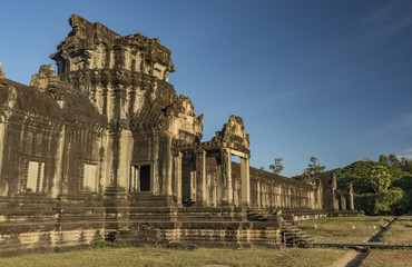 Fototapeta premium Angkor Wat temple in hot sunny morning