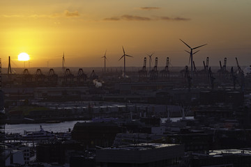 Sonnenuntergang am Hafen