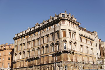 Fototapeta na wymiar Immeuble ancien à Rome, Italie