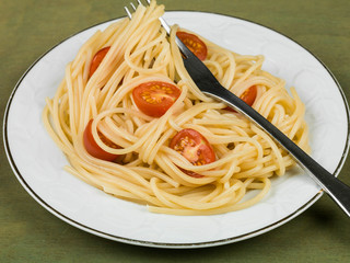 Spaghetti with Cherry Tomatoes